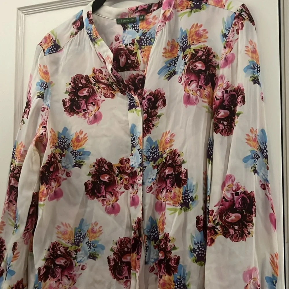 The Letter floral blouse, Sz M - Picture 3 of 3